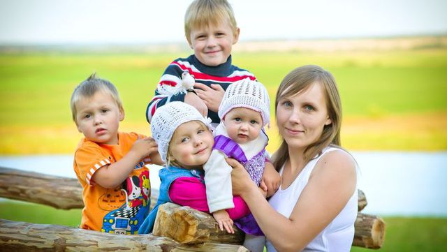 Пакет новых льгот для многодетных семей активируют уже в 2019 году Пакет новых льгот для многодетных семей активируют уже в 2019 году
